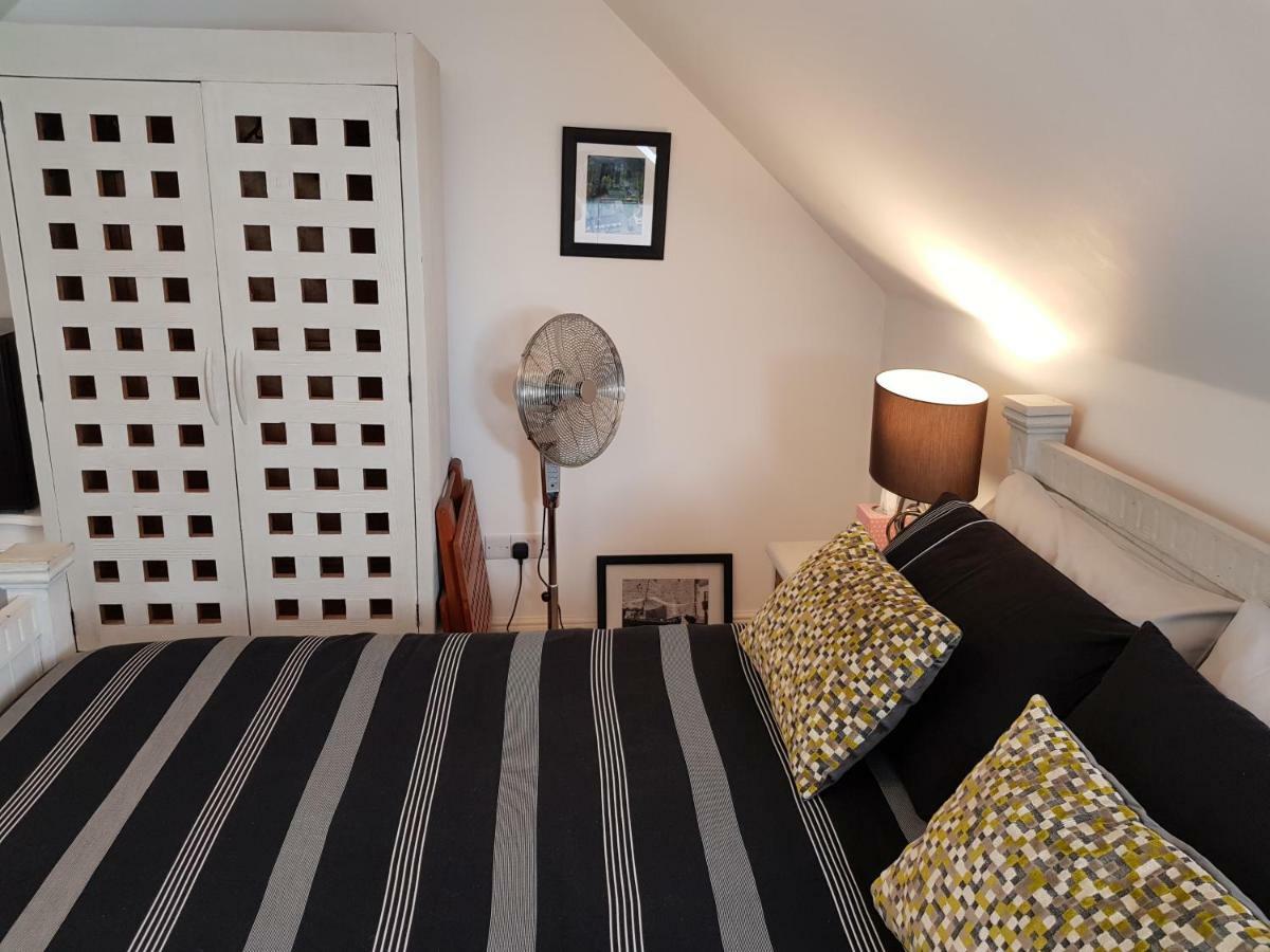 Sunset Bed & Breakfast Hastings Bagian luar foto